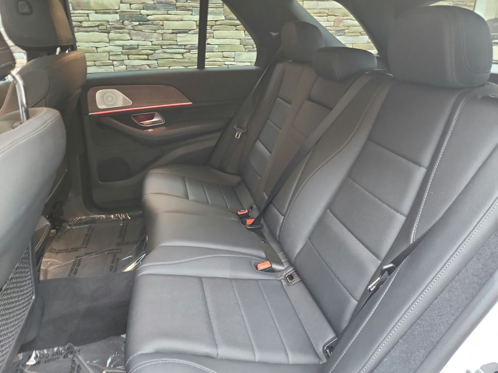 Vehicle image 20 of 26