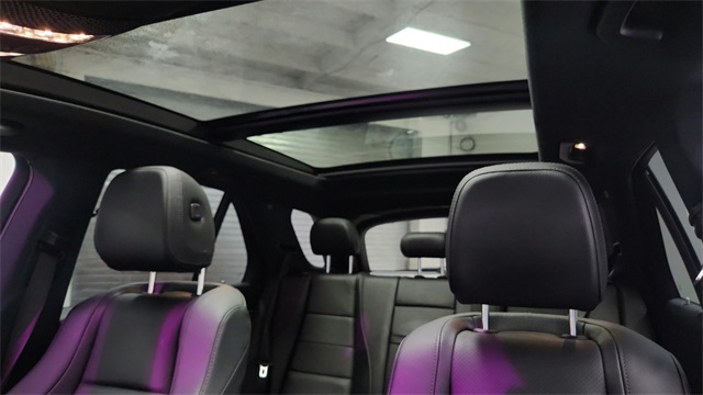 Vehicle image 14 of 26