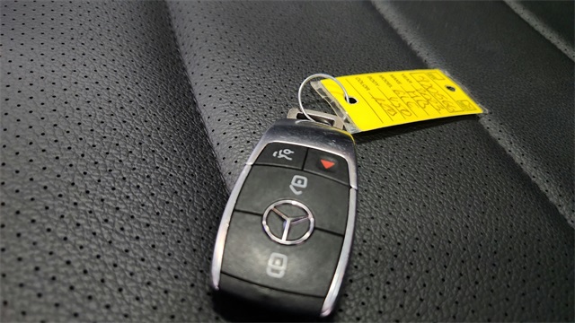 Vehicle image 19 of 26