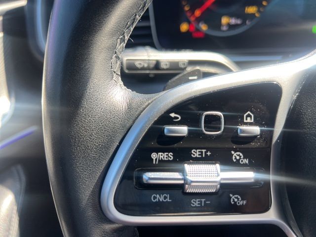 Vehicle image 10 of 21