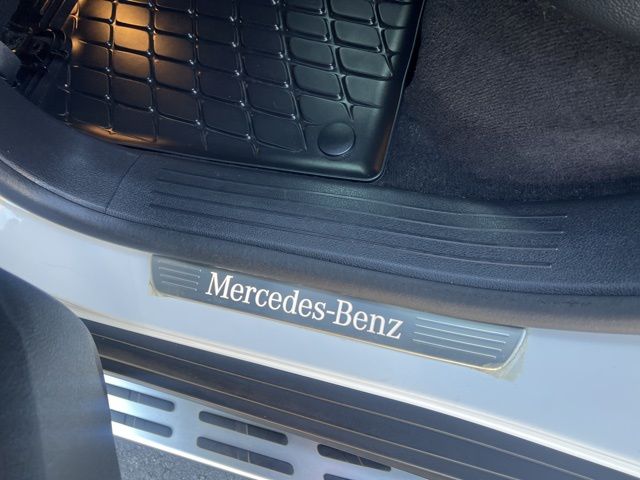 Vehicle image 20 of 21