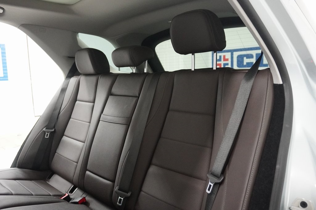 Vehicle image 40 of 50
