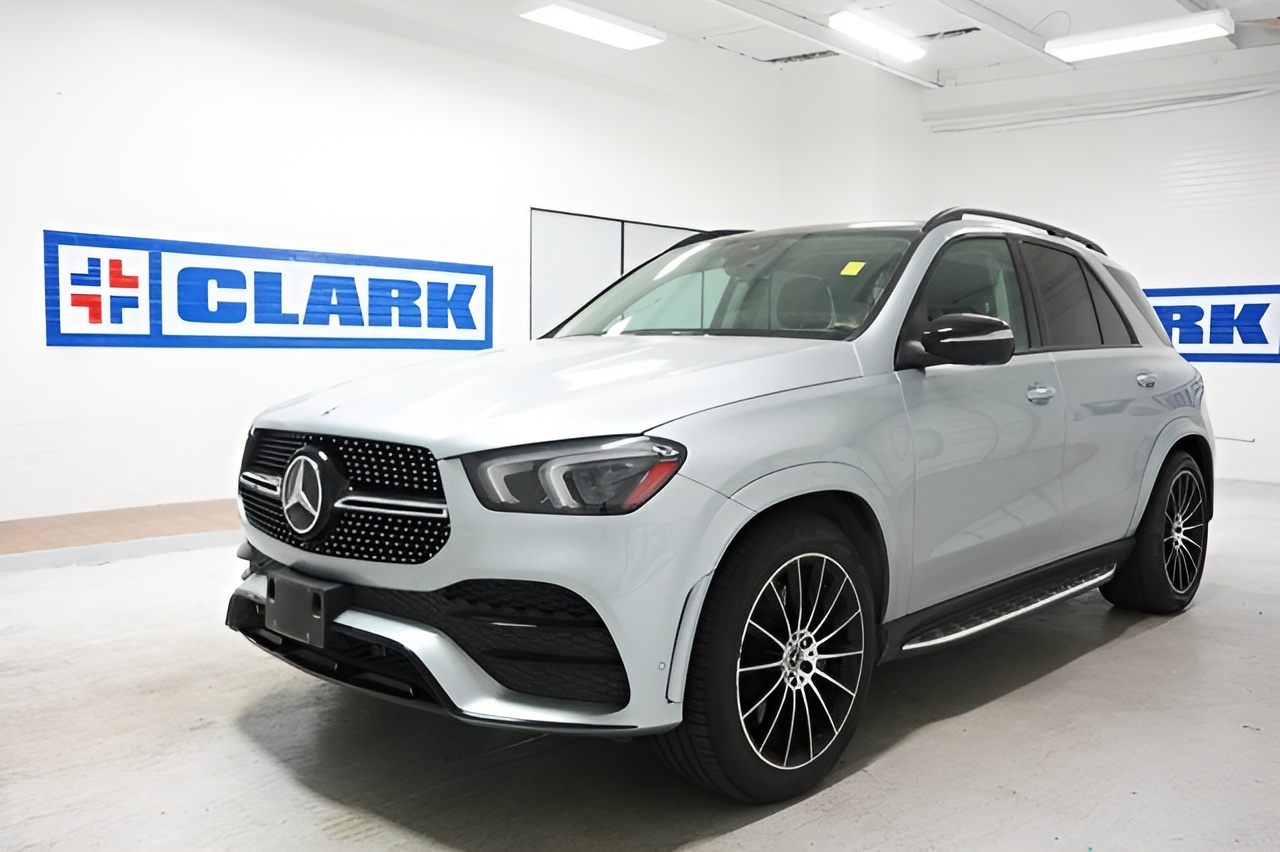 Vehicle image 43 of 50