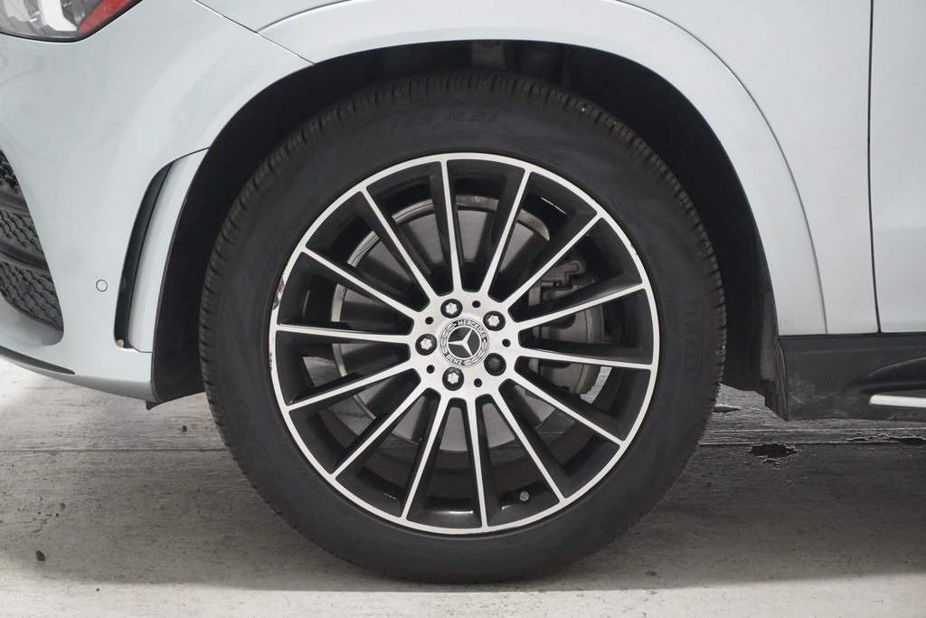 Vehicle image 12 of 50