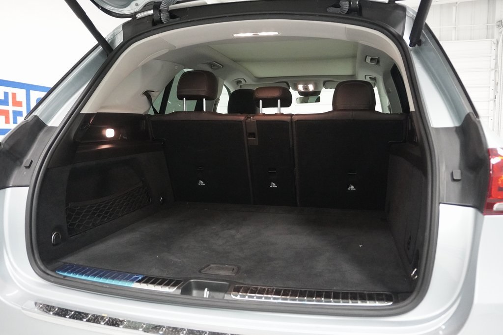 Vehicle image 10 of 50