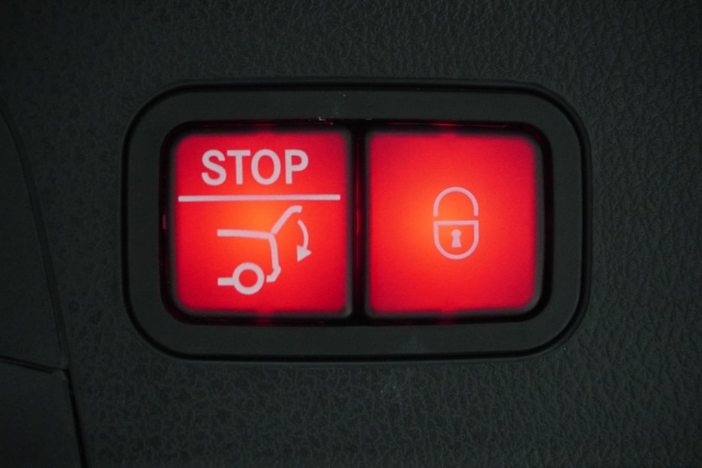 Vehicle image 11 of 50