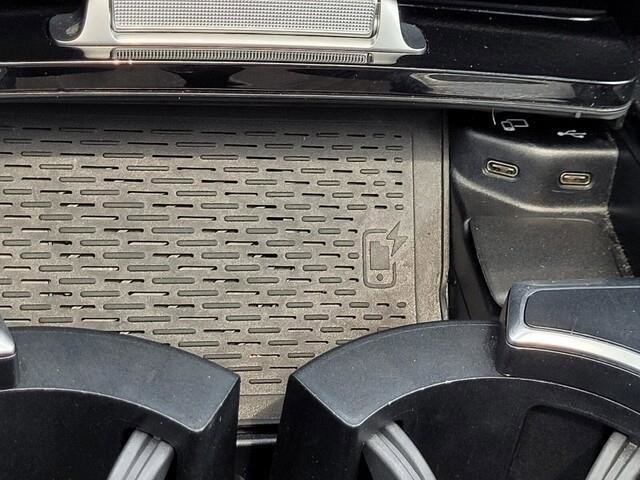 Vehicle image 23 of 36