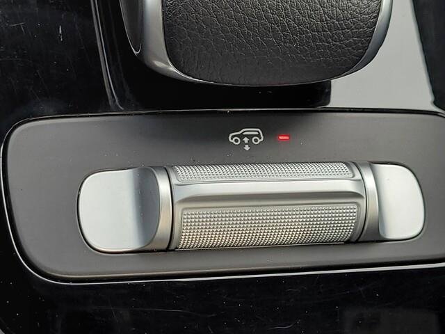 Vehicle image 21 of 36