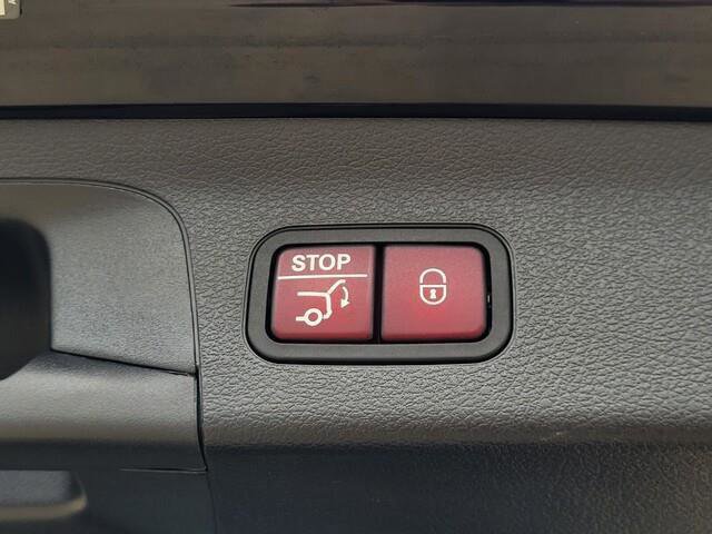 Vehicle image 9 of 36