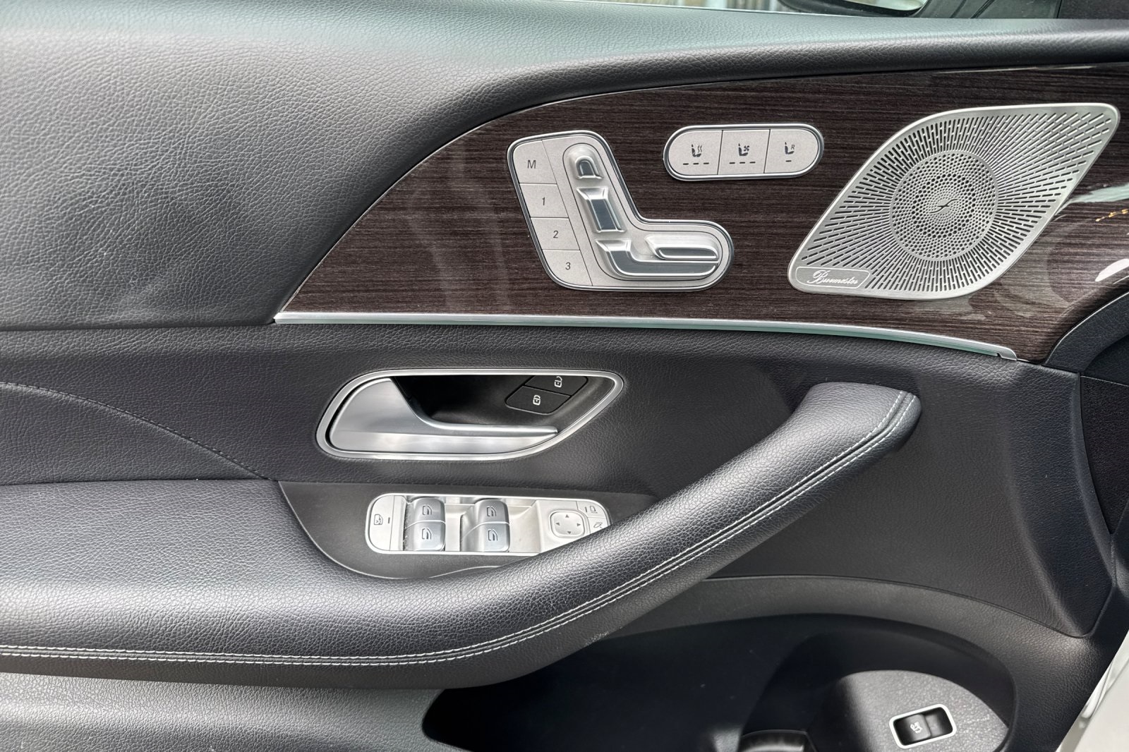 Vehicle image 11 of 29