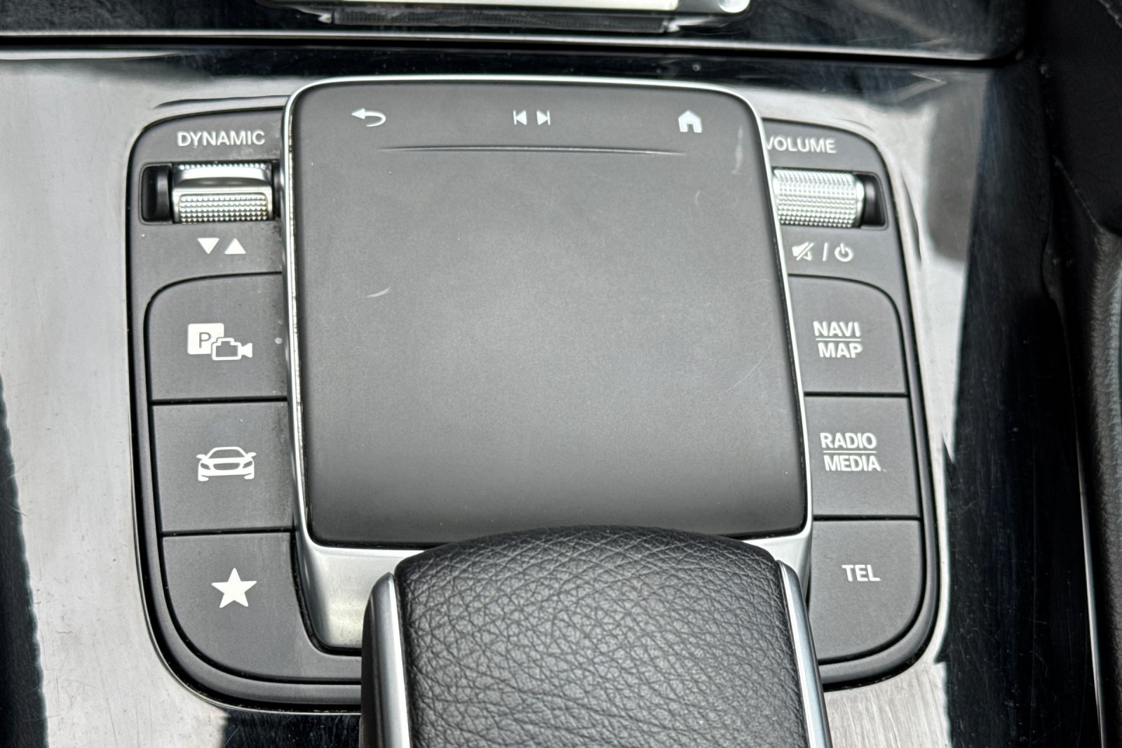 Vehicle image 21 of 29