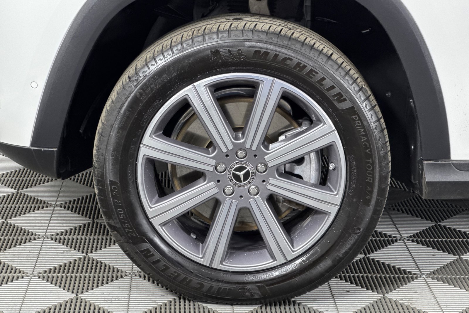 Vehicle image 26 of 29