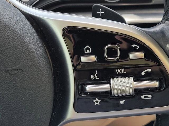 Vehicle image 32 of 37