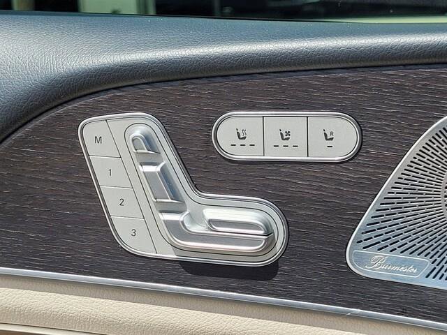 Vehicle image 20 of 37