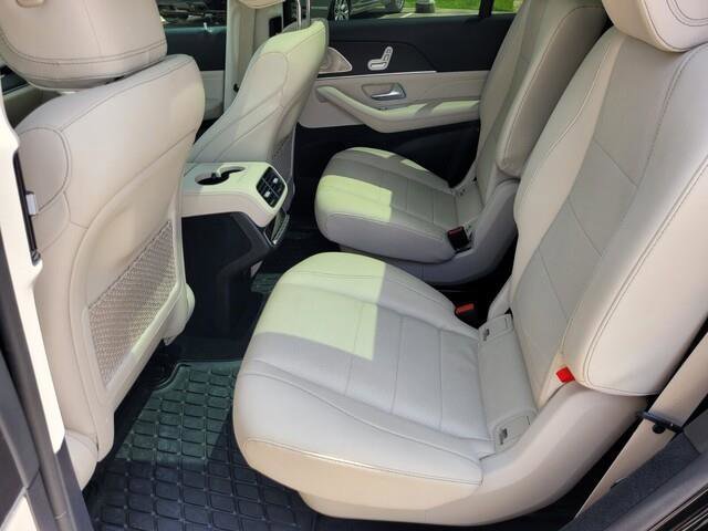 Vehicle image 11 of 37