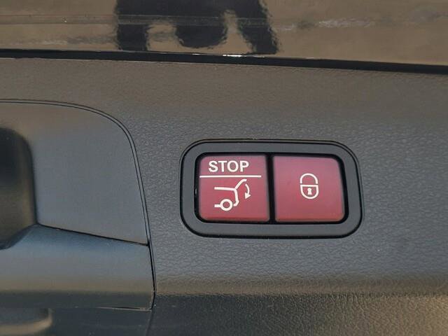 Vehicle image 21 of 37