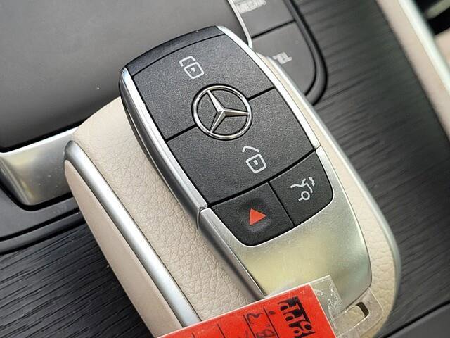 Vehicle image 24 of 37