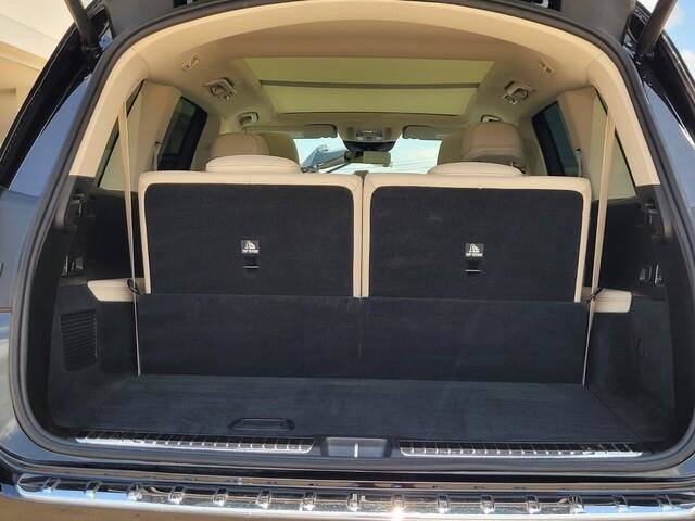 Vehicle image 9 of 37