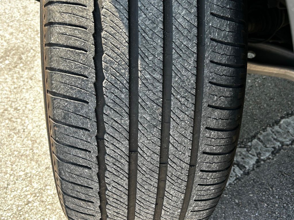 Vehicle image 51 of 53