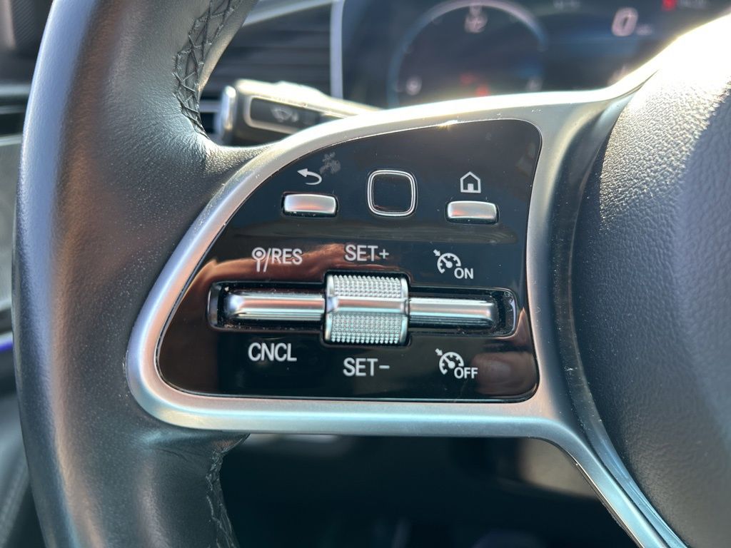 Vehicle image 21 of 53