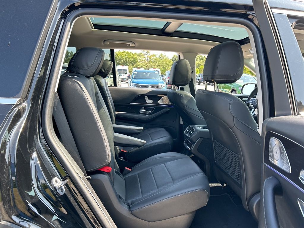 Vehicle image 40 of 53