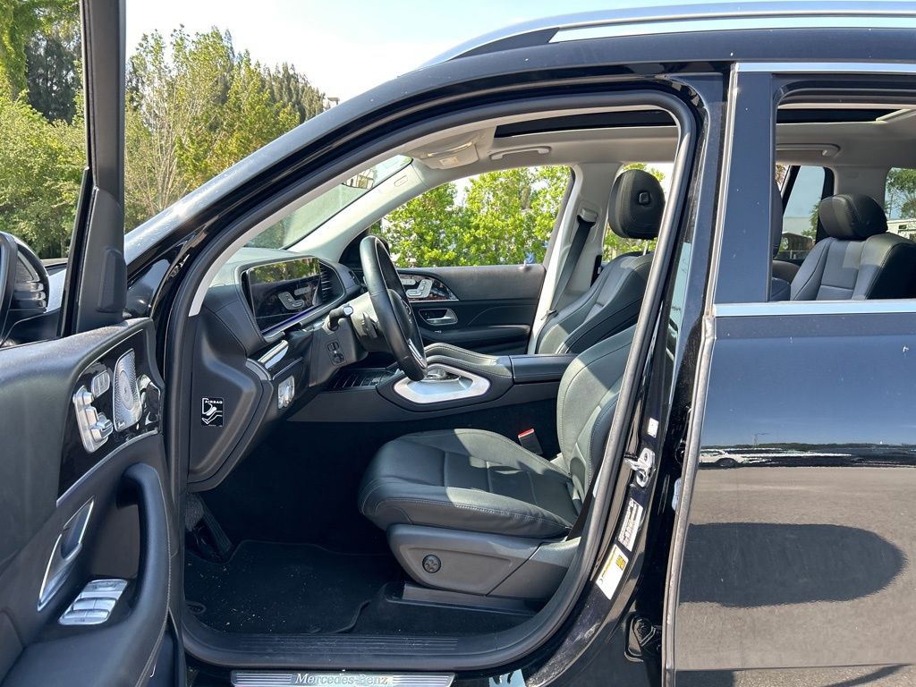 Vehicle image 9 of 53