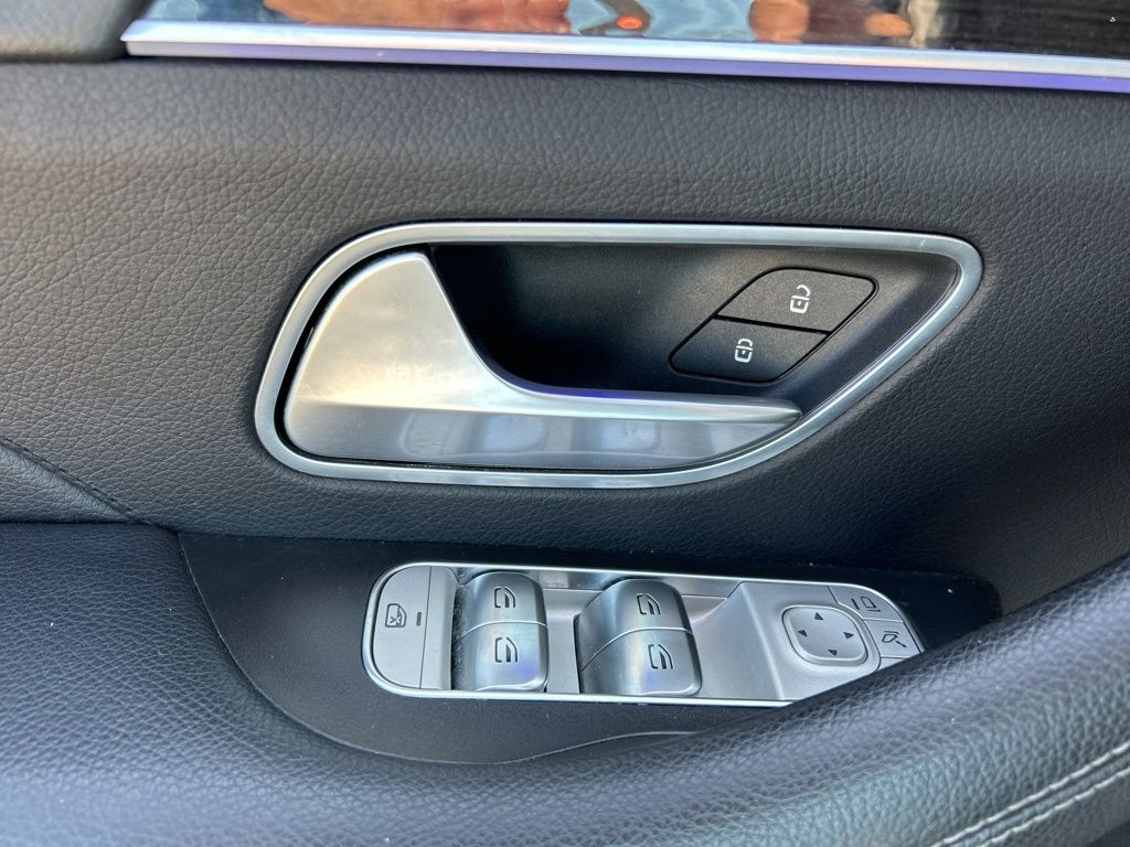 Vehicle image 13 of 53