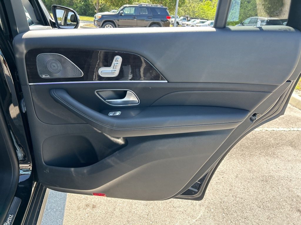Vehicle image 41 of 53