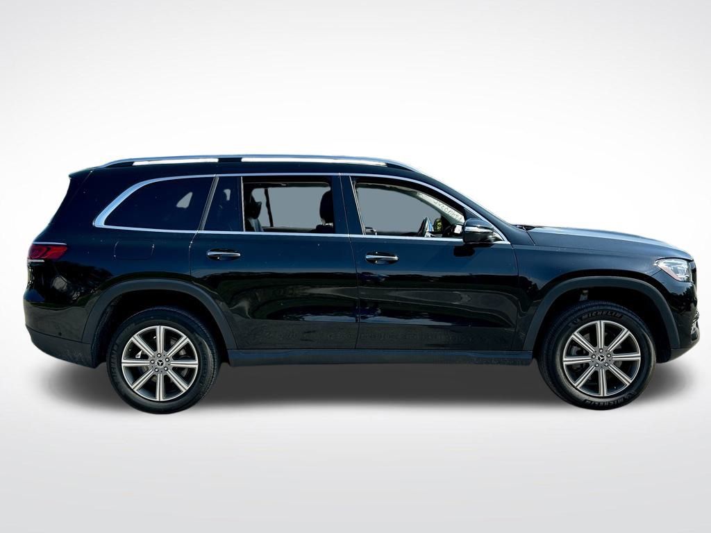 Vehicle image 4 of 53