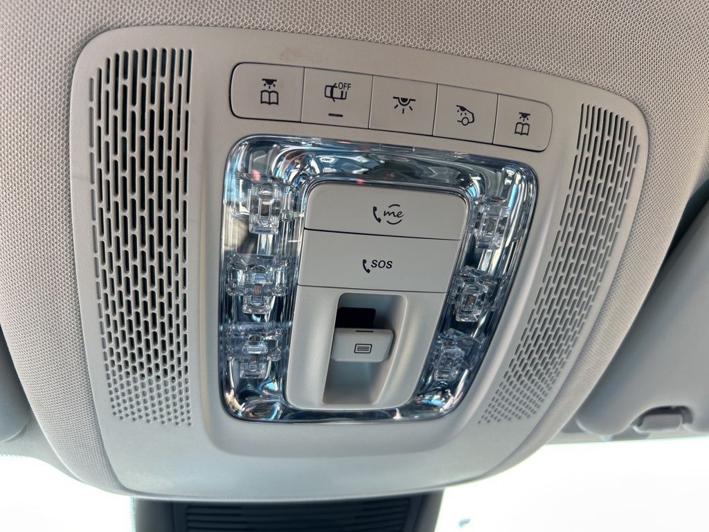 Vehicle image 34 of 53