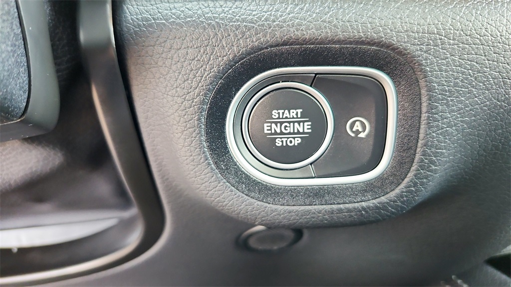 Vehicle image 22 of 42