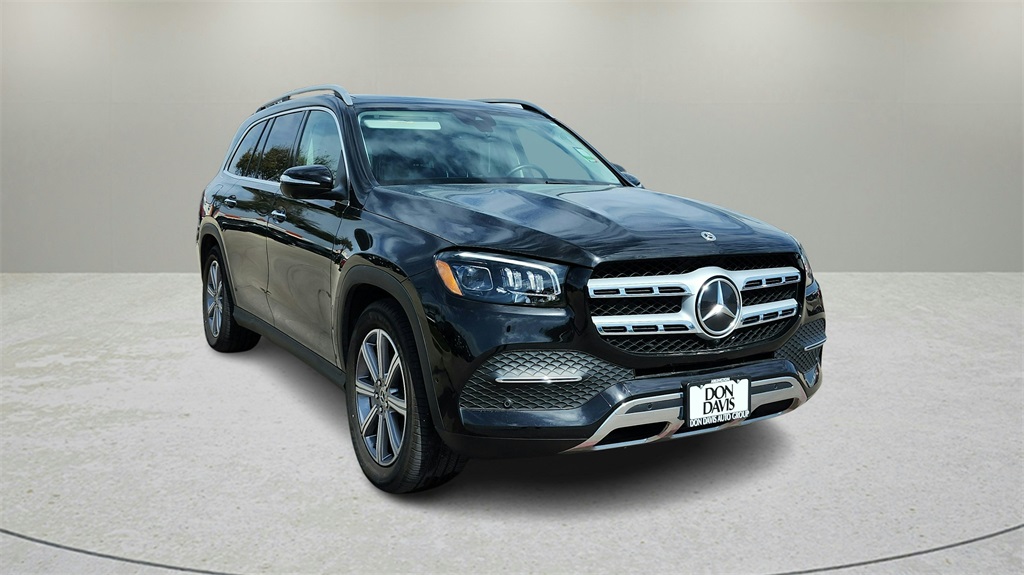 Vehicle image 3 of 42