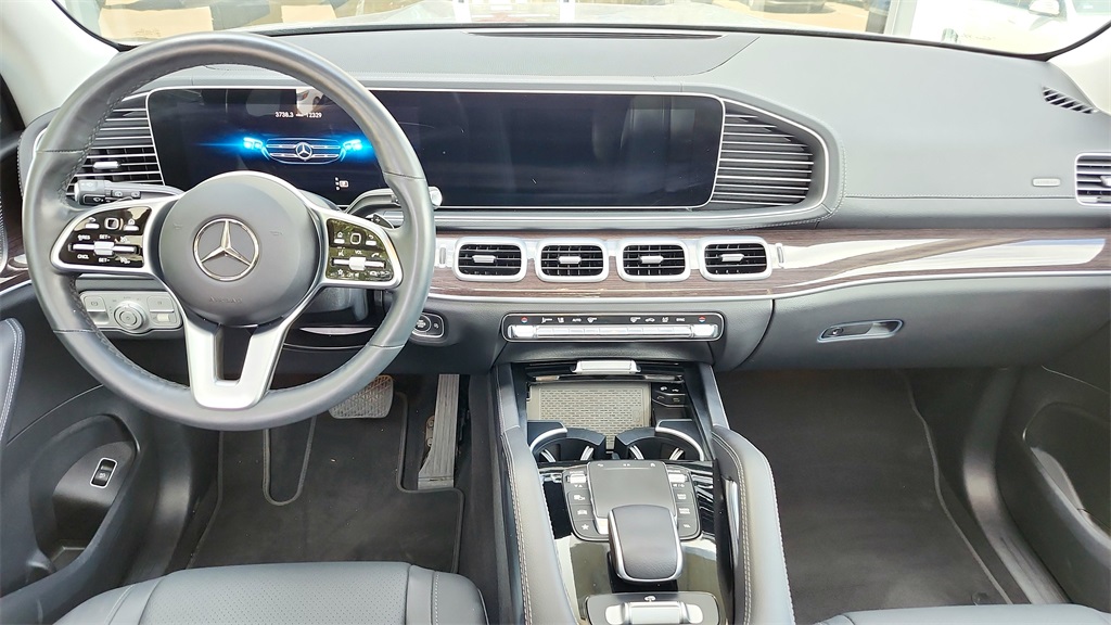 Vehicle image 15 of 42