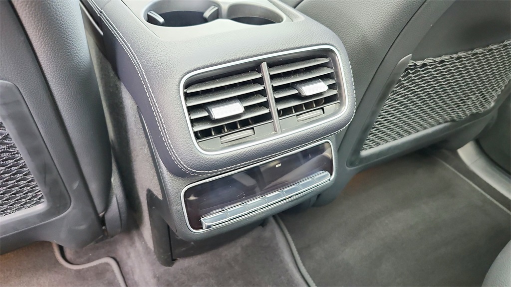 Vehicle image 16 of 42