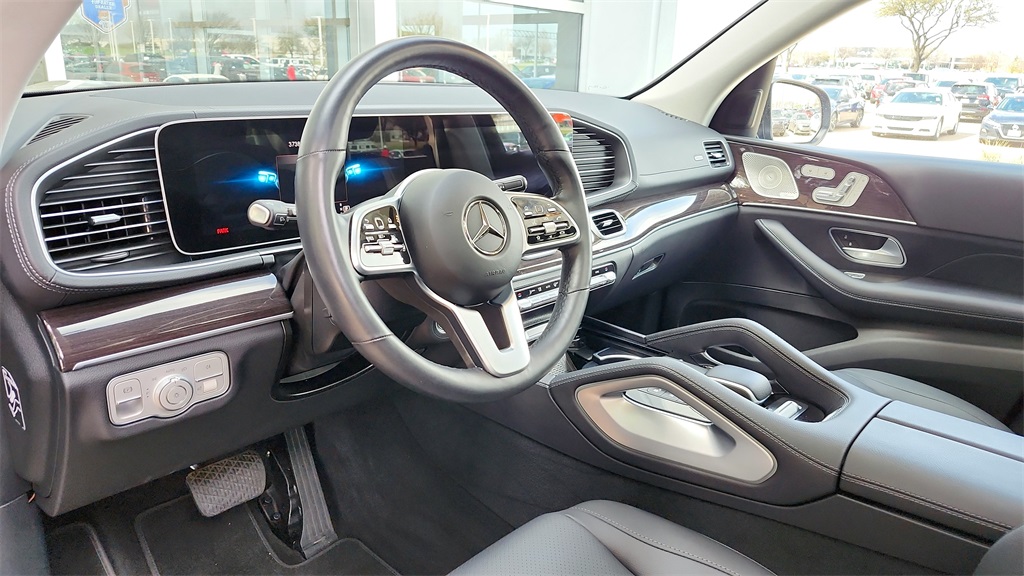 Vehicle image 9 of 42