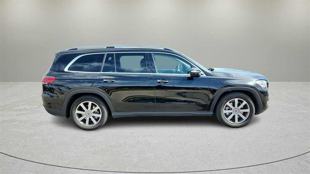 Vehicle image 4 of 42