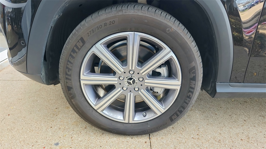 Vehicle image 41 of 42