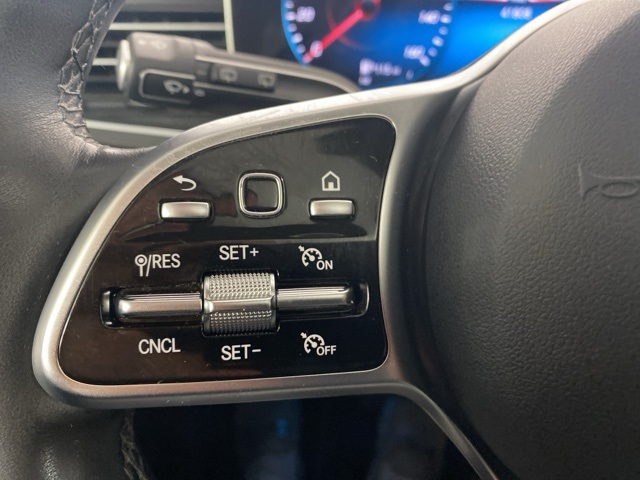 Vehicle image 37 of 38