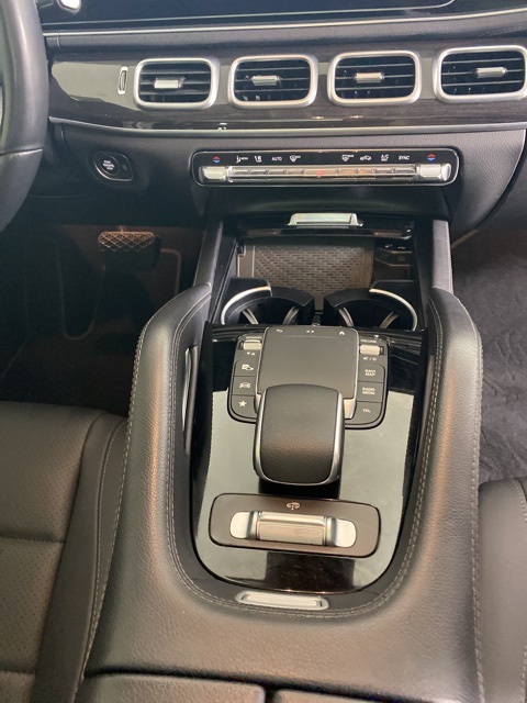 Vehicle image 25 of 38