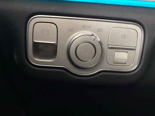 Vehicle image 29 of 38