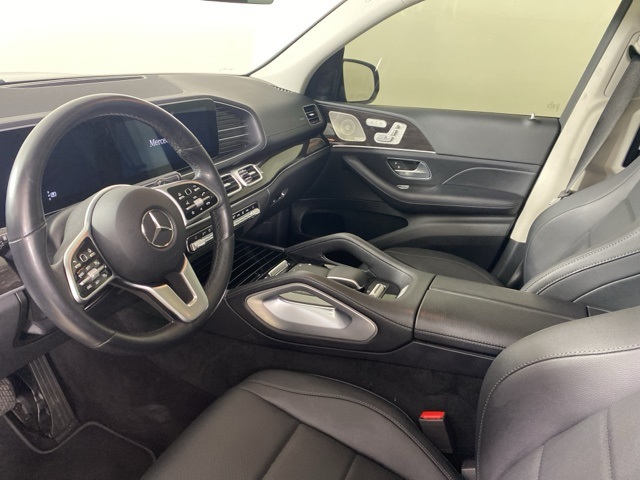 Vehicle image 21 of 38