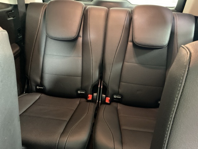 Vehicle image 13 of 38