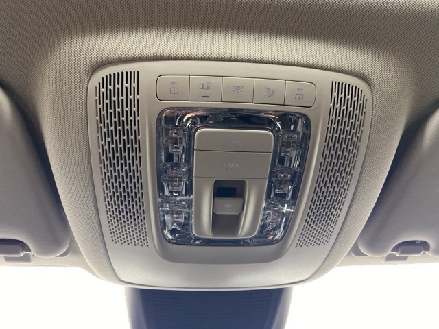 Vehicle image 36 of 38