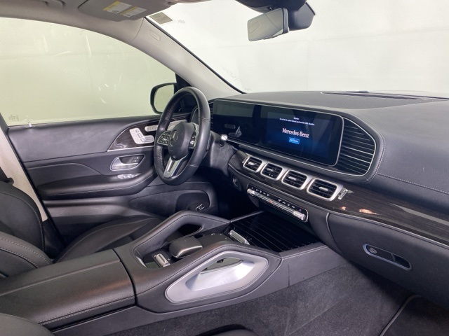 Vehicle image 20 of 38