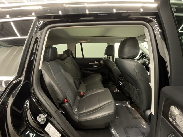 Vehicle image 10 of 28