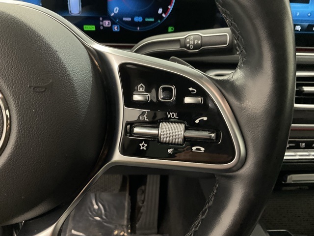 Vehicle image 14 of 28