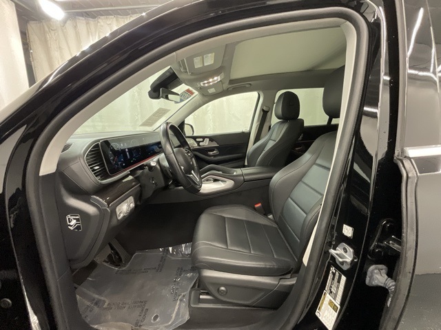 Vehicle image 25 of 28