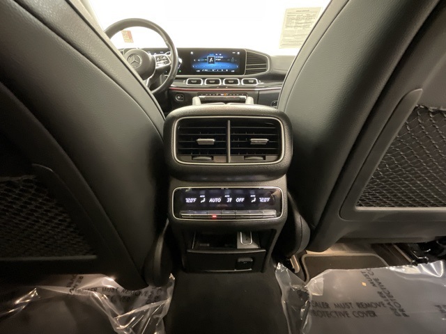 Vehicle image 27 of 28