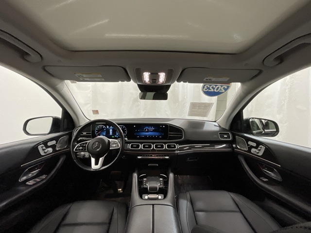 Vehicle image 12 of 28