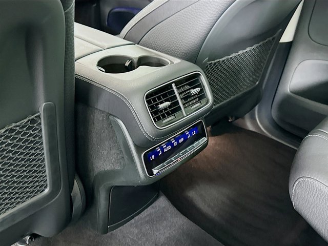 Vehicle image 27 of 35